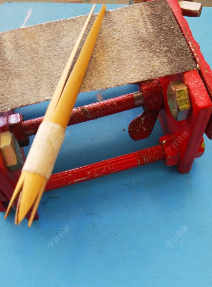 自制一个1.4克的空心芦苇浮漂