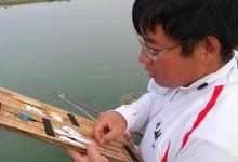 浮漂是钓鱼人的眼睛，但更是钓鱼人的工具