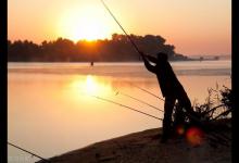 遛鱼因素有很多，不仅是鱼竿腰力好，人为技巧更重要