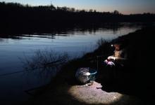 夏季夜间钓鱼时应注意哪些问题？装备又该如何选择搭配