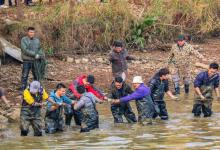 开坑前一天放鱼1000斤，抽干水时却没鱼