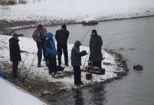 冬季野钓最遗憾的是挂底跑鱼，教你2招少挂底不跑鱼
