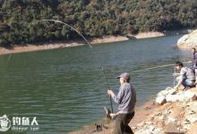 根据环境来选择手竿的钓法