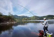 8字遛鱼法和摆竿遛鱼法，哪个实战性更强？你用的是哪个？