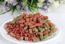 这样闷制的皮筋颗粒，仅需三种诱食剂，但却是鲤鱼的最爱