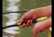 钓鲫鱼怎么选择鱼竿？从这四个方面着手，让你手感一级棒