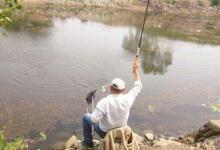 野钓鲫鱼频繁脱钩，和带不带倒刺无关，是几种原因