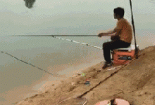 年度最惨钓友盘点：钓点收离婚协议，夜钓回家发现隔壁老王送温暖