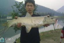 在水库钓草鱼选钓位的高手技巧