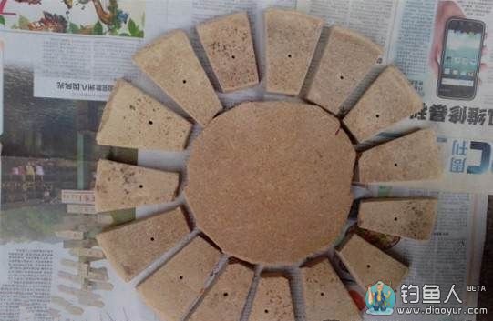 翻板钩挂糠饼底钓鲢鳙的实战技巧图解_钓鱼技巧_爱钓鱼