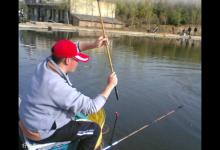 钓大鱼时的一个遛鱼妙招：呛水