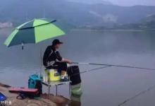 与大鱼搏斗！遛鱼的三个技巧！