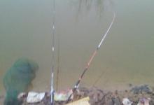 冬季野塘筏竿矶竿串钩挂红虫爽钓鲫鱼分享