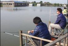 黑坑老司机教你两招钓黑坑技巧，渔获翻三倍轻松上岸