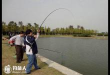 黑坑钓鱼制胜的各种奇怪流氓钓法