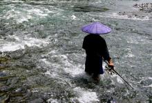 详解溪河流水钓鱼的刷滩钓法