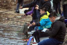 野钓鱼情复杂，调漂钓灵还是钓钝？2个技巧解析