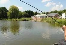 夏季钓鱼采用如此策略，很难空军，还常常会有意外惊喜