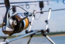 钓鱼竿怎么选（钓鱼竿怎么装上文 ）