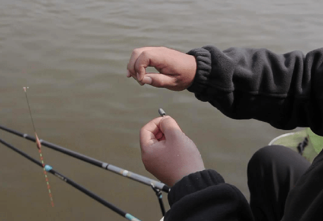 重铅沉底钓,实用但也有弊端!