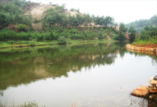 水塘禁止垂钓，路人不顾劝阻蛮横垂钓，承包人：不讲理！