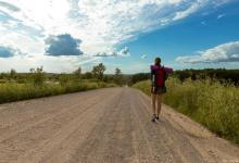 徒步行进一小时休息多长时间