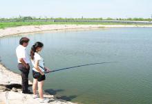 钓鱼时遇这几种人，打人的心都有！是何举动让人这样想？来看看吧