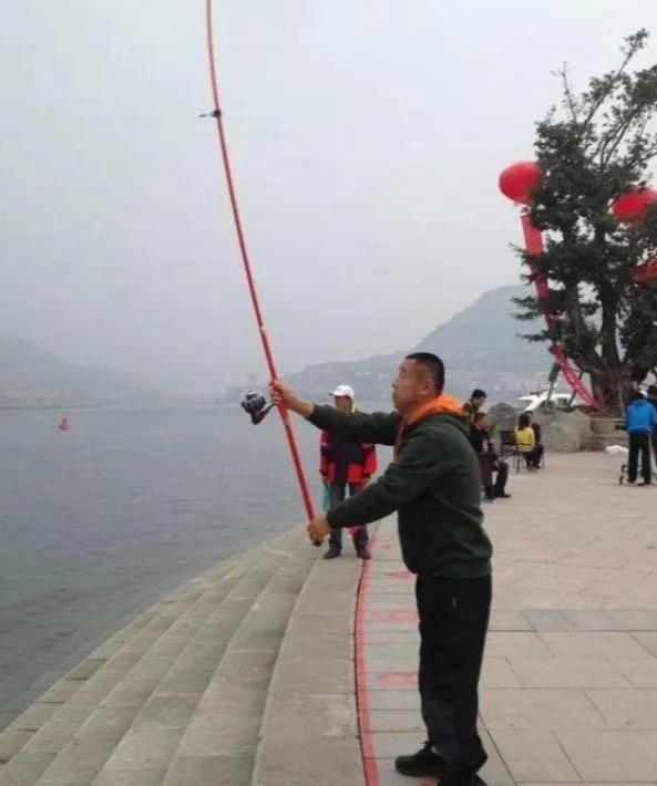 钓鱼技巧之"远投技能":海竿如何抛投,才能抛得更远?