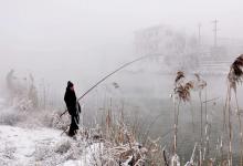 冬天别再死守钓点了！学会“多窝轮钓法”，渔获轻松翻几倍