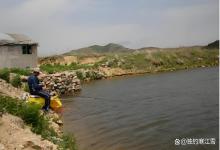 3月初春刮风，风力不同大板鲫藏的地方不一样，找准鱼窝下竿就有口！