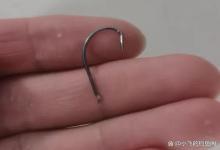 鱼钩有倒刺VS无倒刺?很多钓友一直选错,看完不再纠结
