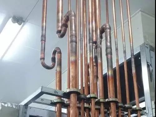 半封闭活塞制冷压缩机为什么会缺油?