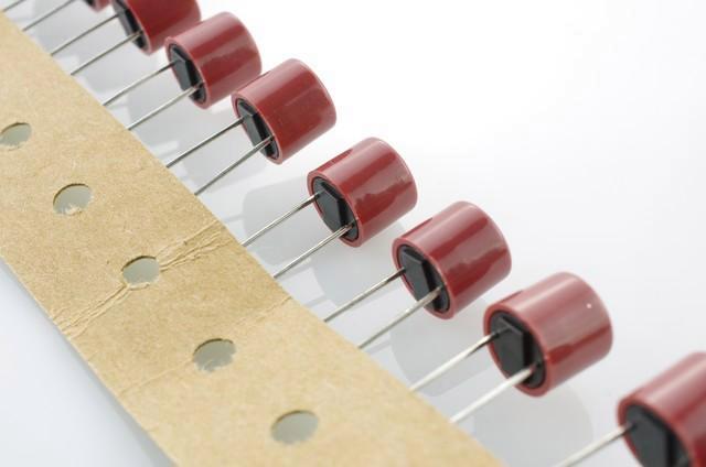 电子电路三大核心元件：电阻、电容、电感全解析