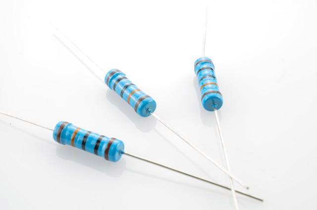 电子电路三大核心元件：电阻、电容、电感全解析