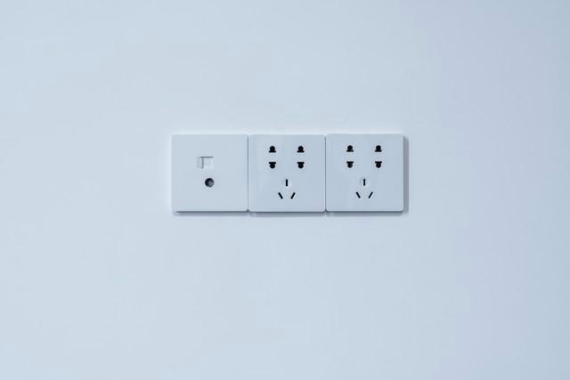 家里一用电就跳闸？老电工教你一招，不用花钱自己修