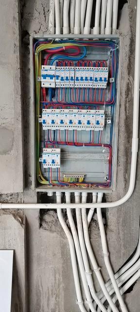 开关跳闸送不上？老电工教你7招，5分钟自查排除，不用花钱请人！