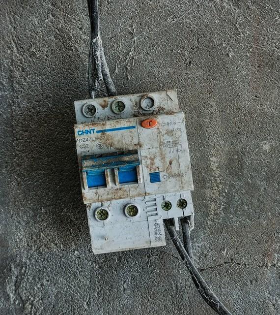 家用配电箱接法全解析:总开选空开还是漏保?附配线标准