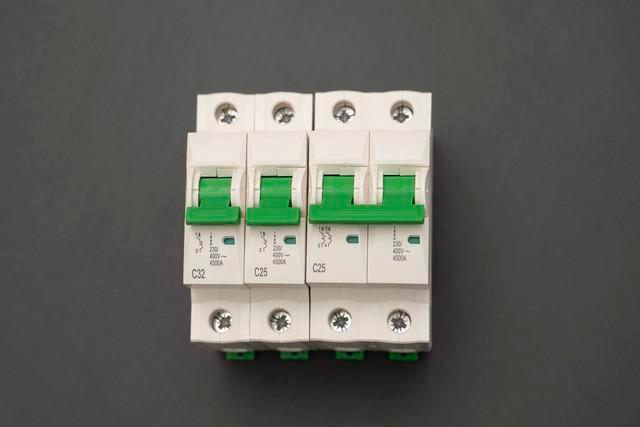 空开与漏保选型指南：型号、线径、功率对应全解析