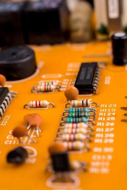 电子电路三大核心元件：电阻、电容、电感全解析