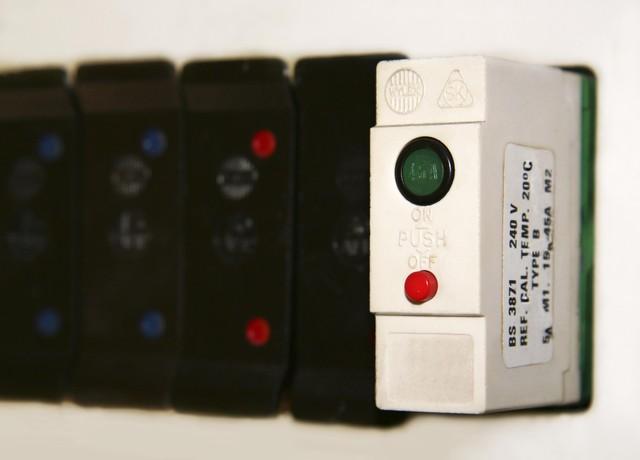 家庭配电箱为啥不装浪涌保护器？这些场景才必须装