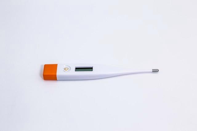 5分钟学会测电笔用法!查断点、辨零火线,比万用表还实用