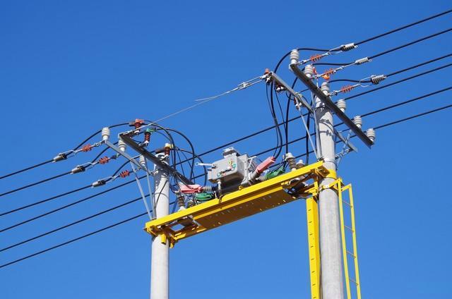 交直流用电全攻略:区分、转换 居家防触电技巧