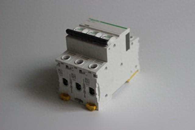 空开与漏保选型指南：型号、线径、功率对应全解析