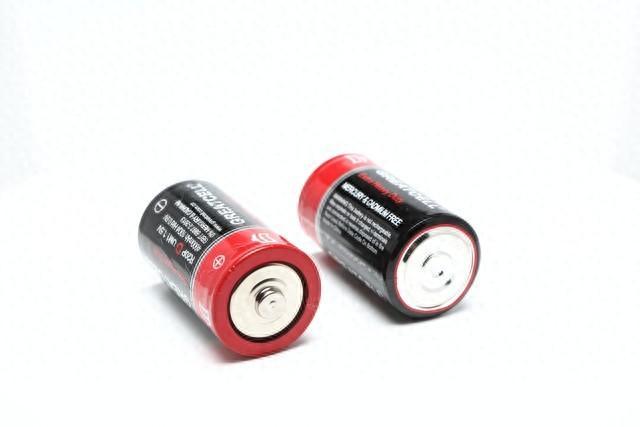 电工实用经验:5号7号电池防漏电、久存不亏电,这几招超管用