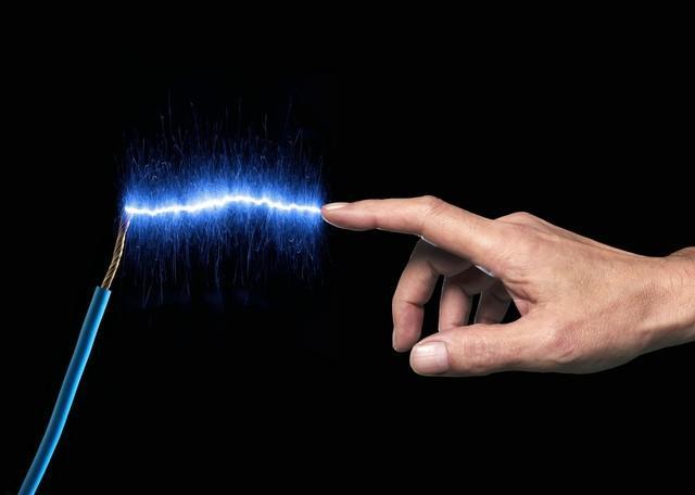 四种人体触电方式详解 原理 场景 防护一次讲清