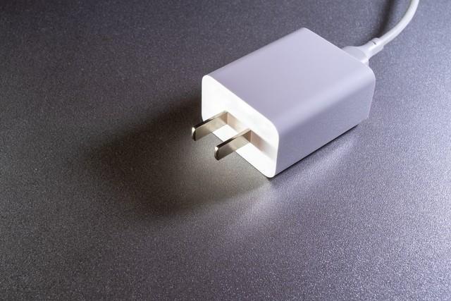 手机充电器不会选？看这几点，不亏电不伤机