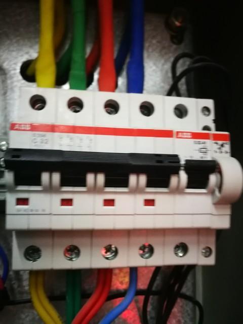 空开与漏保选型指南：型号、线径、功率对应全解析