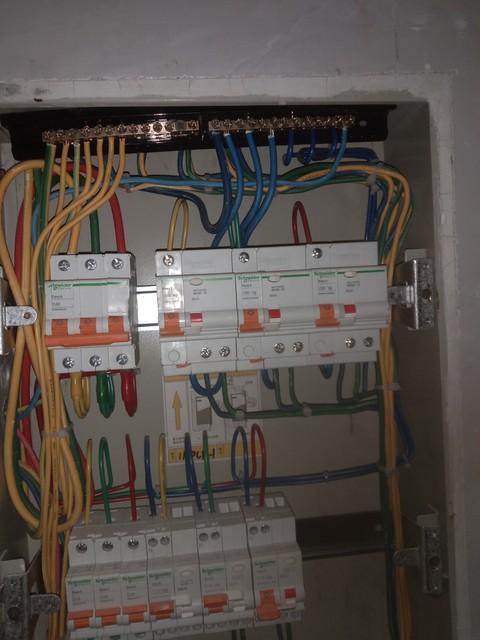 开关跳闸送不上？老电工教你7招，5分钟自查排除，不用花钱请人！