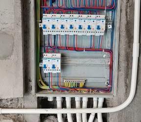 装修走线避坑指南：明线暗线混合走，线径选型一步到位