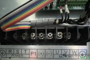 变频器控制电机接线方法